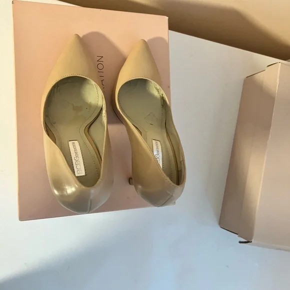 Neutral beige stilettos! - Picture 4 of 7